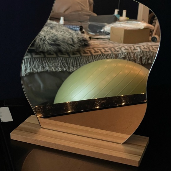 NWOT Asymmetrical Decorative ‘Cloud’ Mirror - Picture 6 of 16